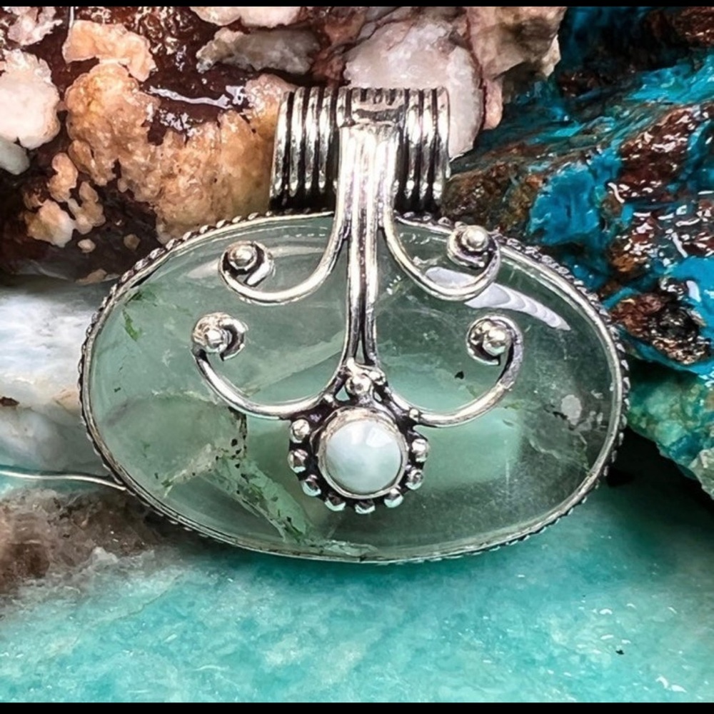 Green fluorite & Larimar pendant